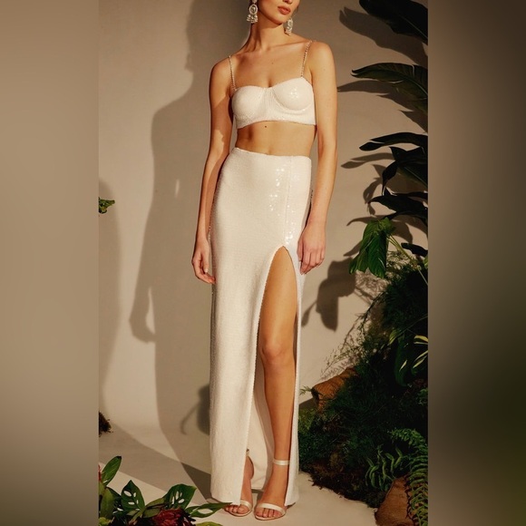 DANARYS NEW YORK Dresses & Skirts - DANARYS NEW YORK bridal set party sequins white top and skirt size 00 women’s